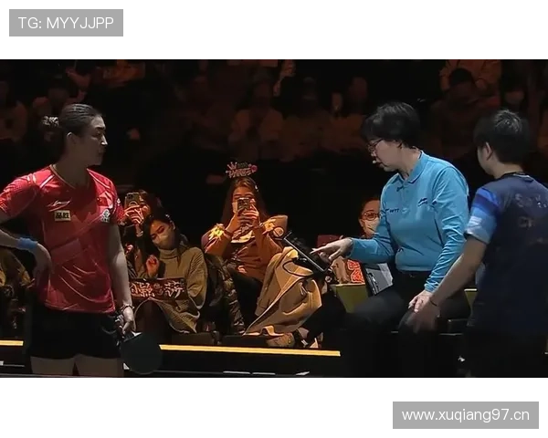 陈梦训练结束背着名牌包去吃路边摊，收银员一脸懵